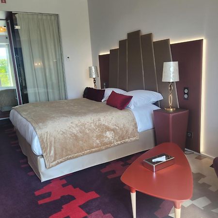 Hôtel La Ferrière Châteaubriant Esterno foto