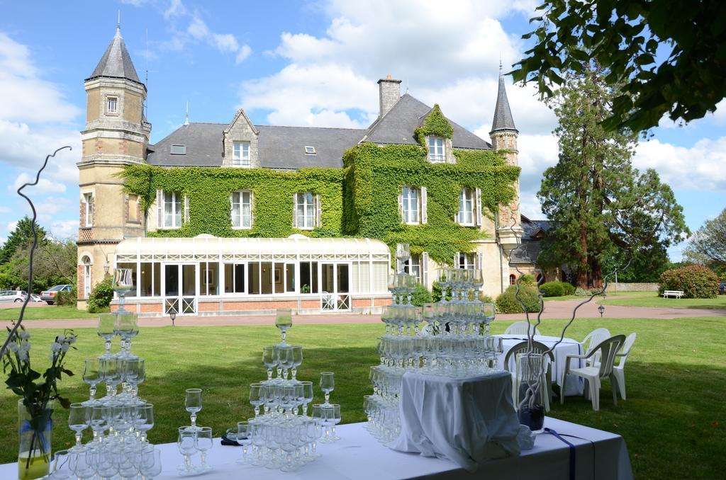 Hôtel La Ferrière Châteaubriant Esterno foto