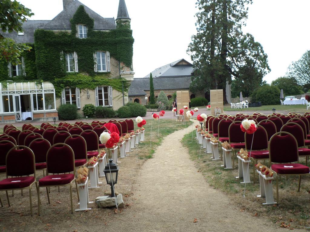 Hôtel La Ferrière Châteaubriant Esterno foto