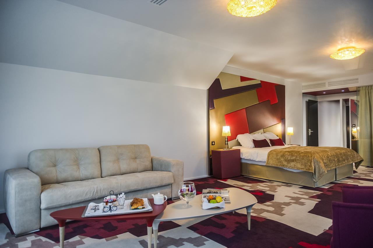 Hôtel La Ferrière Châteaubriant Esterno foto