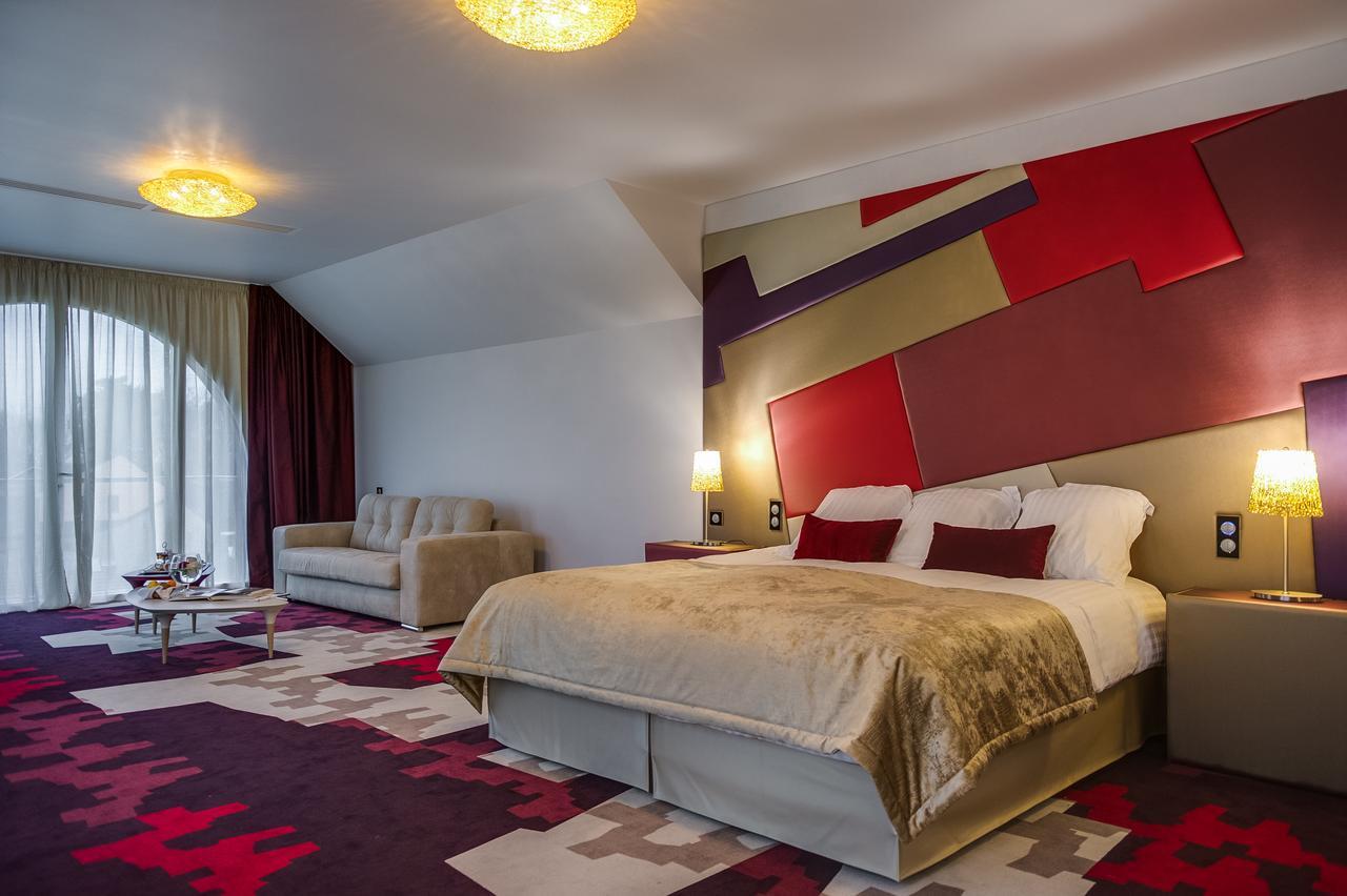 Hôtel La Ferrière Châteaubriant Esterno foto