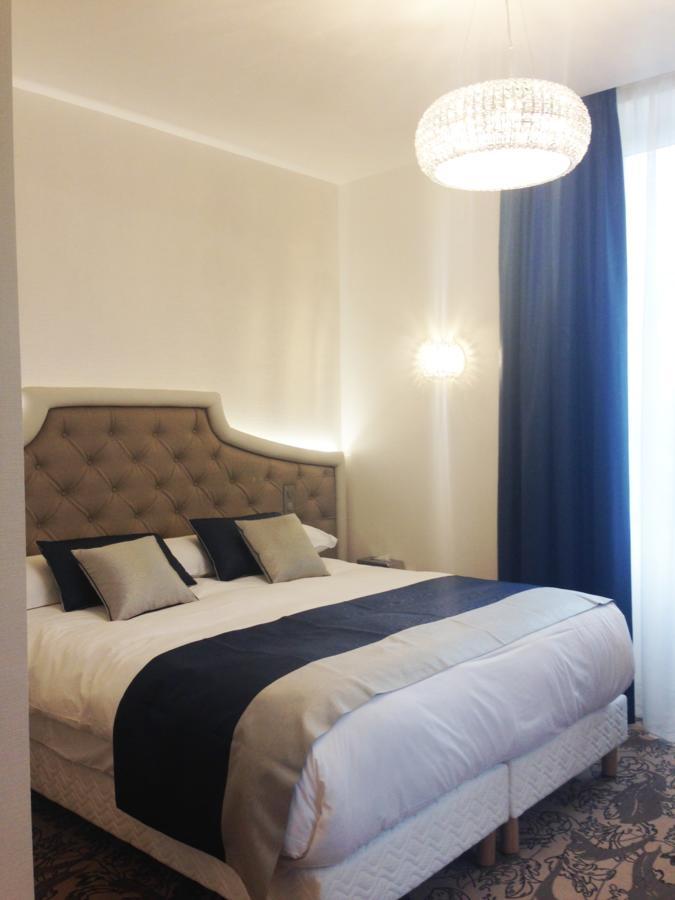 Hôtel La Ferrière Châteaubriant Esterno foto