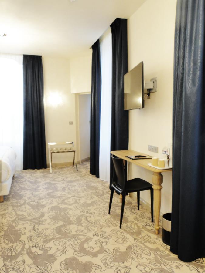 Hôtel La Ferrière Châteaubriant Esterno foto